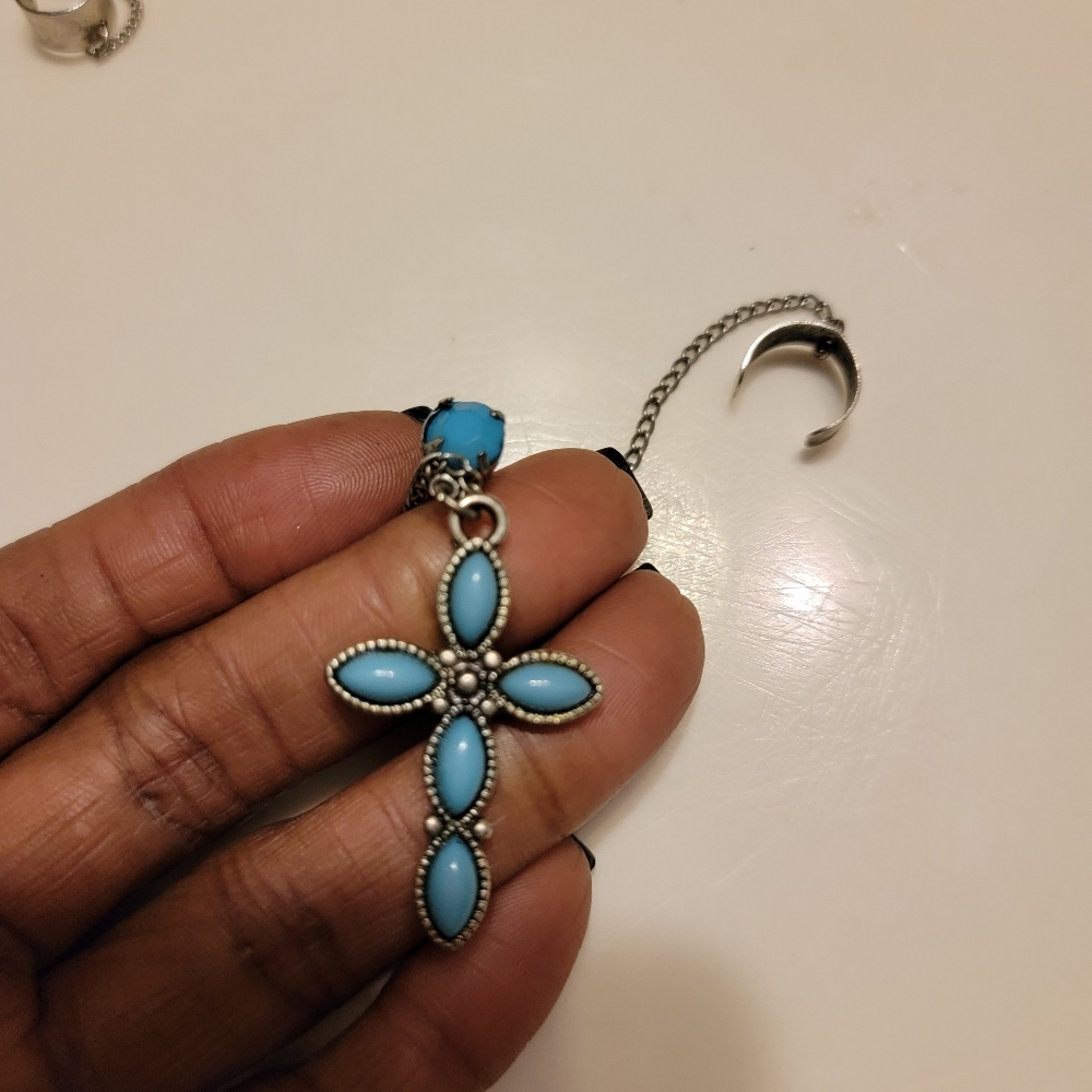 Bundle ear clip, and ear gauge